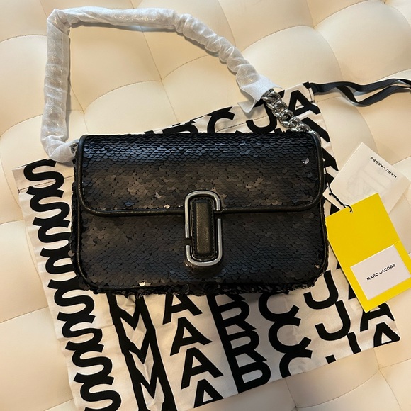 NEW in perfect condition Marc Jacob’s Black shoulder bag! - Picture 5 of 11